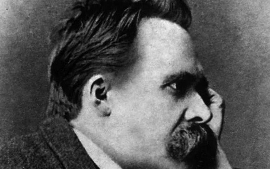 Friedrich Nietzsche - Proprio accanto al dolore del mondo l'uomo ha sistemato i suoi giardini di felicit