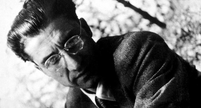 Cesare Pavese - Il desiderio mi brucia