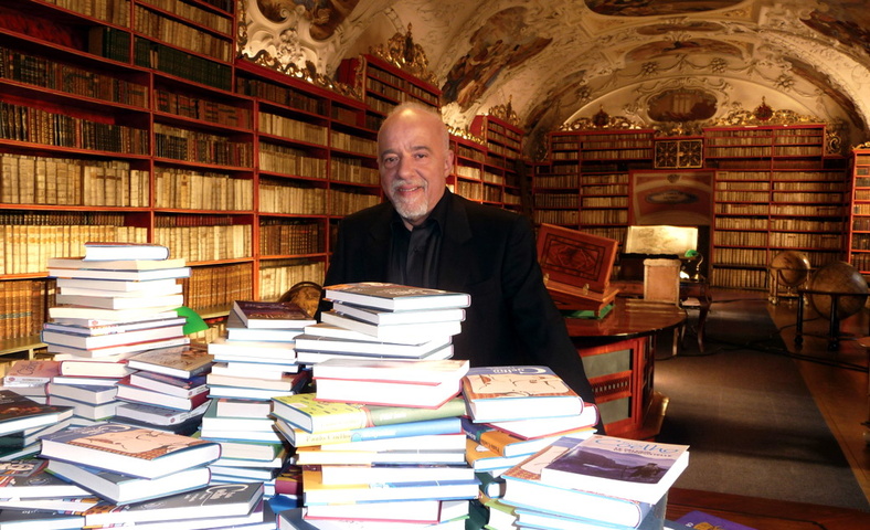 Paulo Coelho - Scrivere è una delle attività più solitarie del mondo