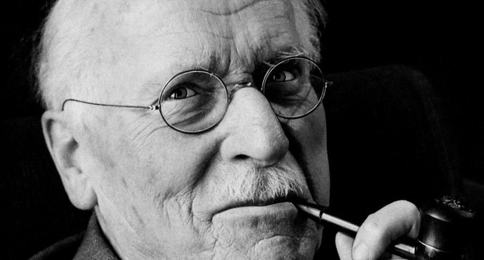 Carl Gustav Jung - Dobbiamo distinguere nella psiche tre strati