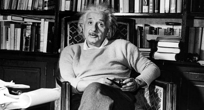 Albert Einstein - Il capitale privato tende a concentrarsi in poche mani