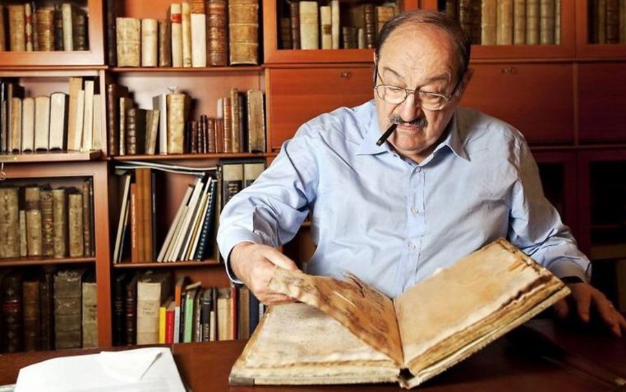 Libro cartaceo o ebook? Risponde Umberto Eco