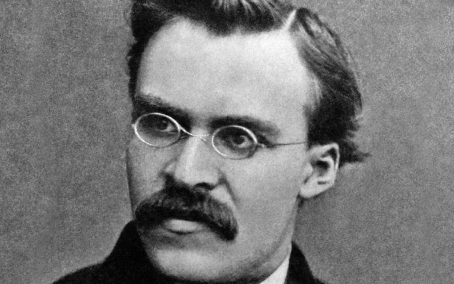 Friedrich Nietzsche - Nell'uomo l?arte della finzione raggiunge il suo culmine