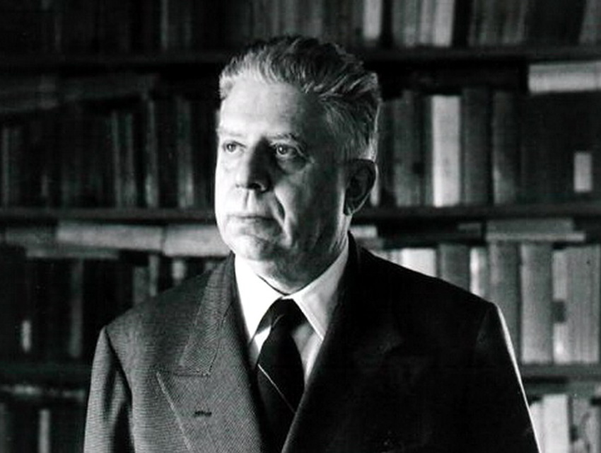 Eugenio Montale - Gli uomini sono un po come i libri