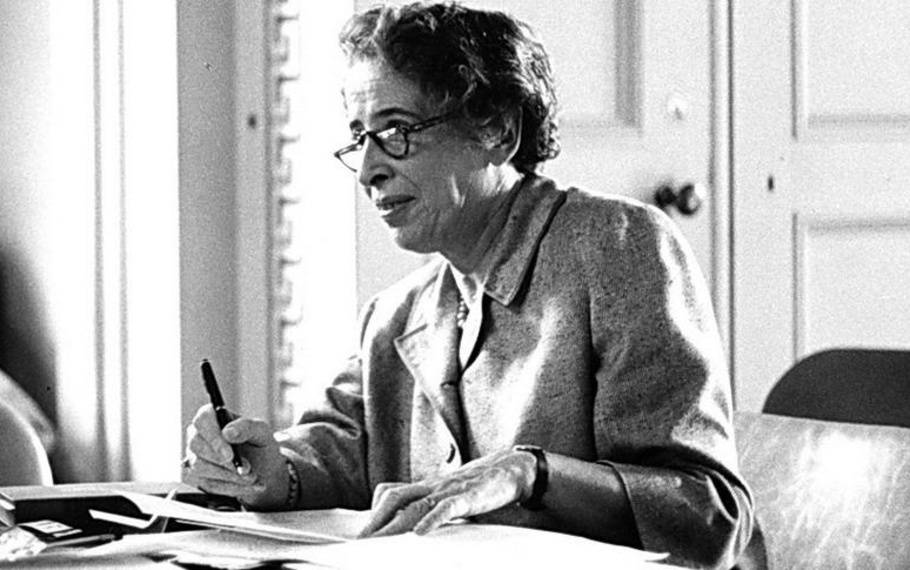 Hannah Arendt - La felicità conseguita nell'isolamento dal mondo