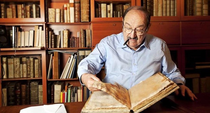 Umberto Eco - I libri si rispettano usandoli, non lasciandoli stare