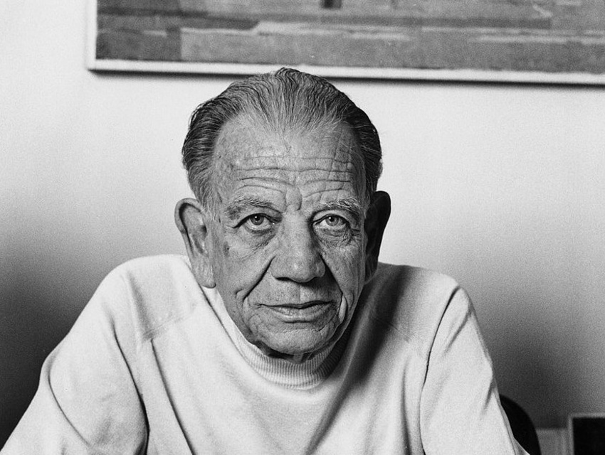 Edmond Jab�s - Un grande libro di rivela solo a colui che lo assume