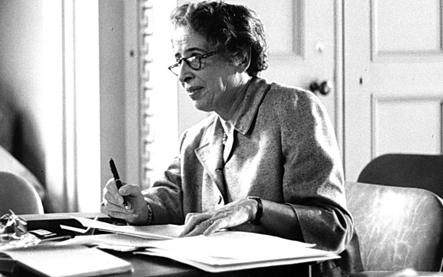 Hannah Arendt - Il dominio totale non consente libert d'iniziativa