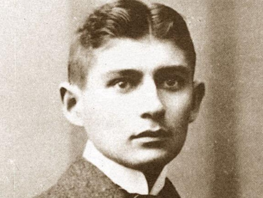 Franz Kafka - Un libro deve essere un'ascia per rompere il mare di ghiaccio che  dentro di noi