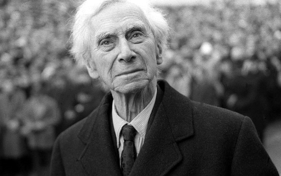 Bertrand Russell - La tendenza a guardare nel futuro è pericolosa