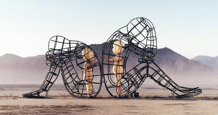 Erich Fromm - L'uomo ha bisogno di trovare nuovi legami con i suoi simili